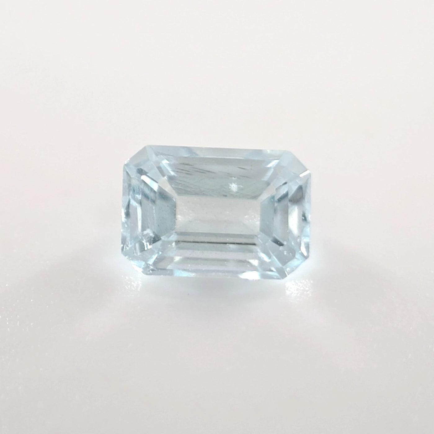 Aquamarine Emerald Cut 0.65 Ct – Light Icy Blue Natural Beryl