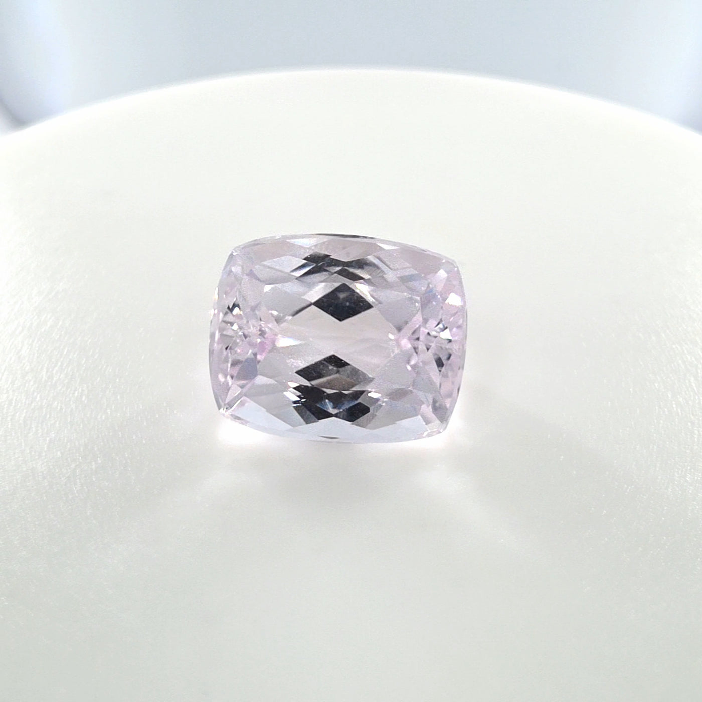 Kunzite Cushion Cut 3.86 Ct – Very Light Pinkish Purple Kunzite