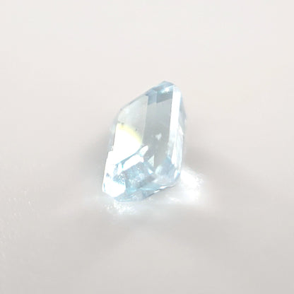 0.65 Ct Lt Icy Blue Aquamarine