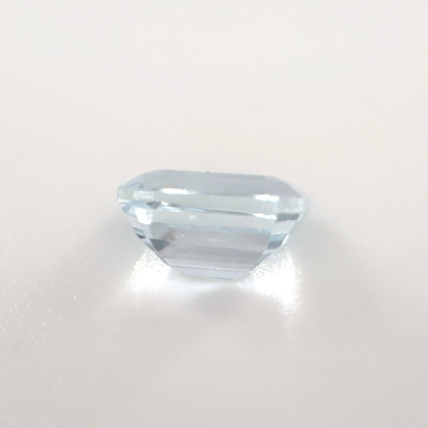 0.65 Ct Lt Icy Blue Aquamarine