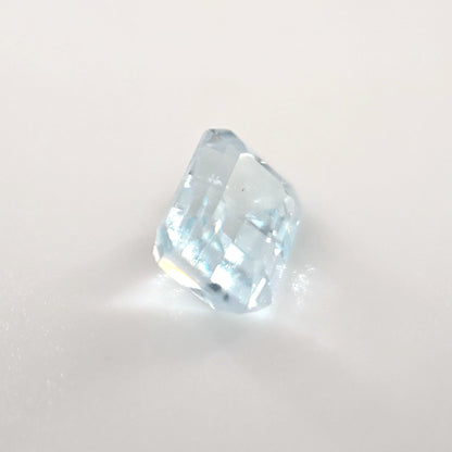 0.65 Ct Lt Icy Blue Aquamarine