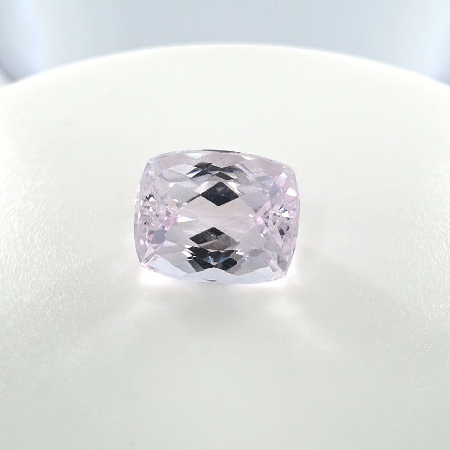 Kunzite Cushion Cut 3.86 Ct – Light Pinkish Purple Kunzite