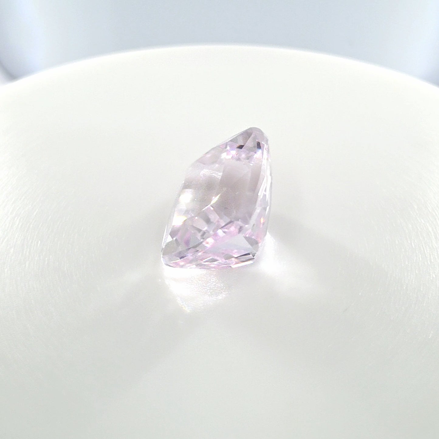 Kunzite Cushion Cut 3.86 Ct – Light Pinkish Purple Kunzite