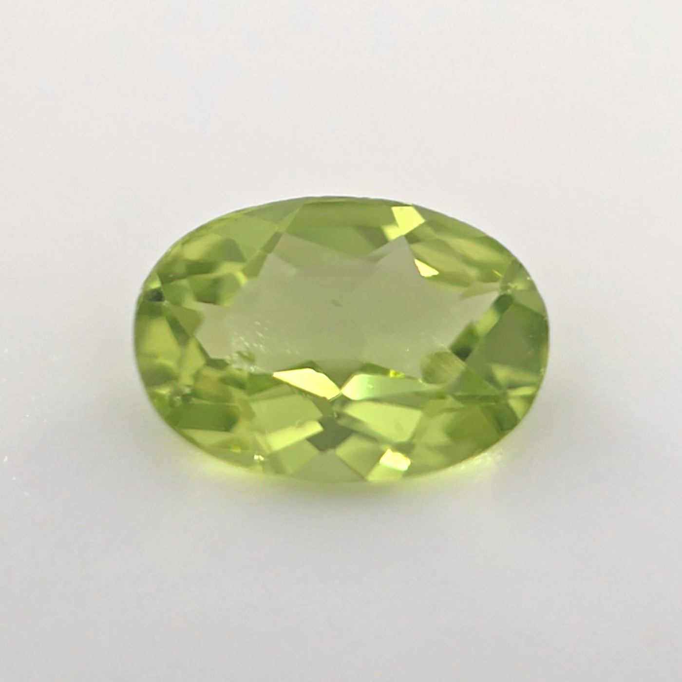 Peridot Oval Cut 0.76 Ct – Lime Green Natural Peridot