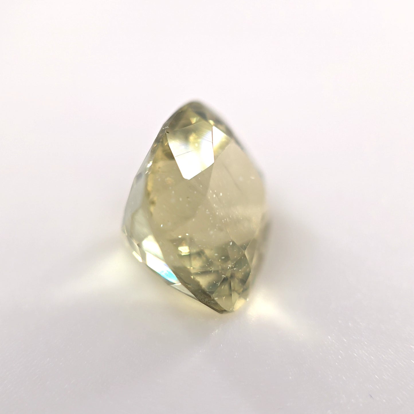 Peridot 3.92 Ct Cushion Cut – Light Yellow-Green Loose Peridot