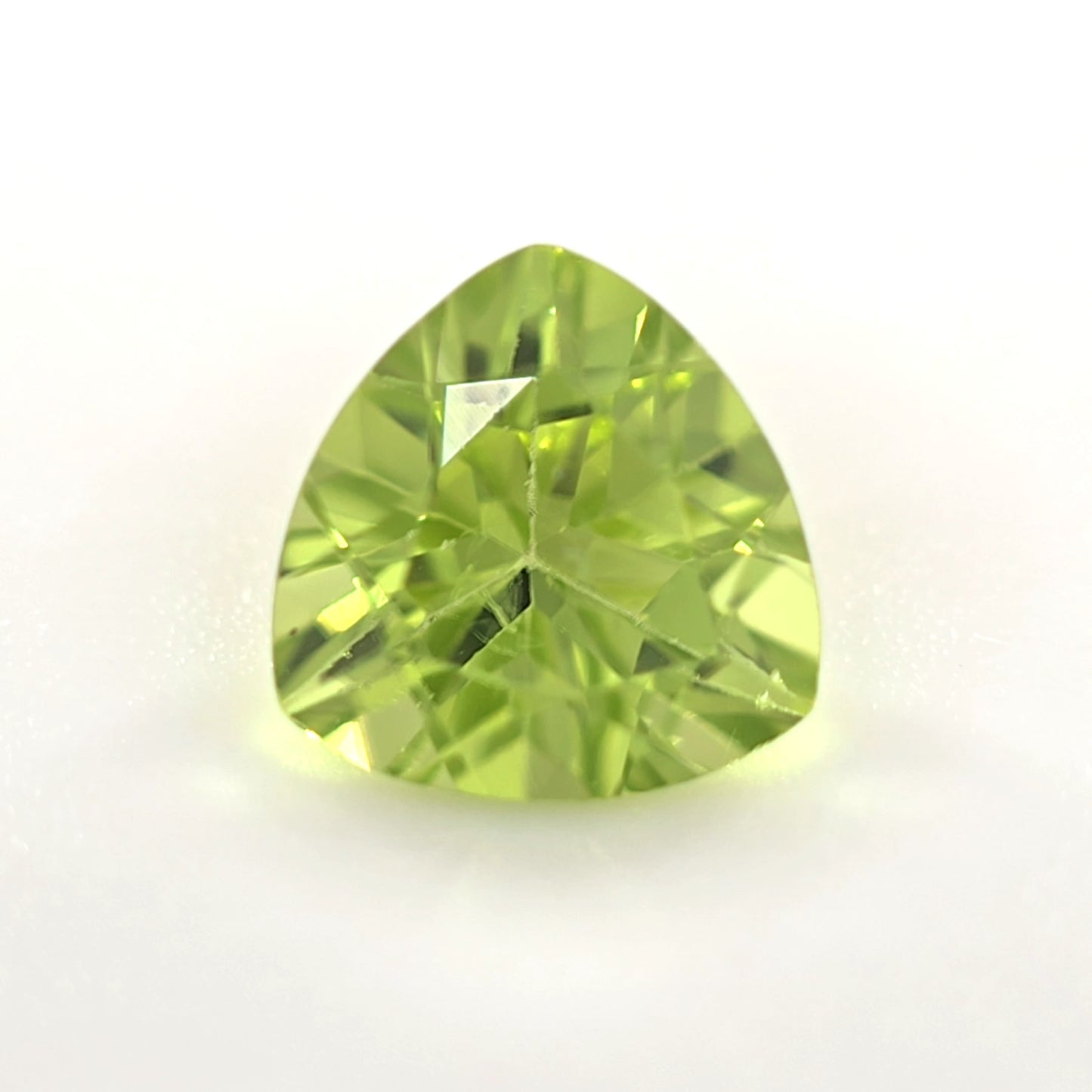 Peridot 0.80 Ct Trillion Cut – Bright Yellow-Green Loose Peridot