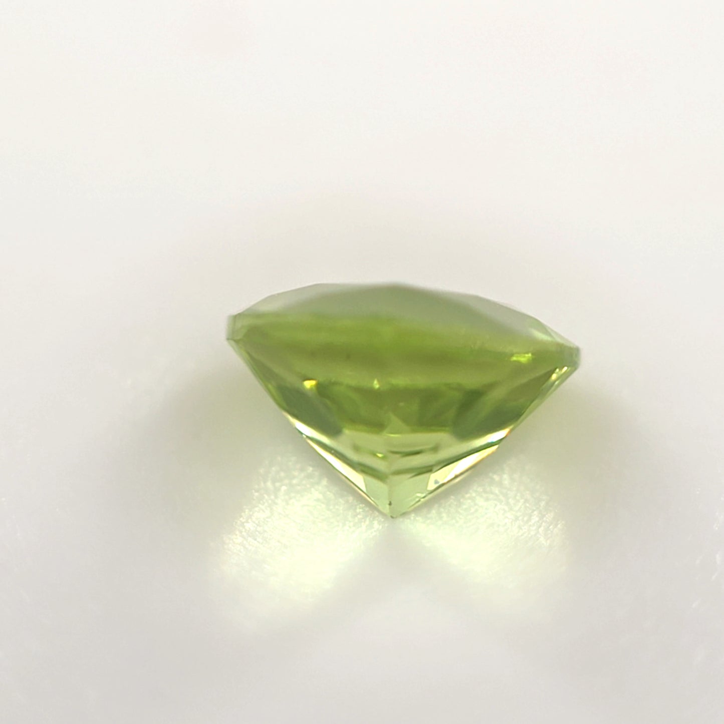 Peridot 0.80 Ct Trillion Cut – Bright Yellow-Green Loose Peridot