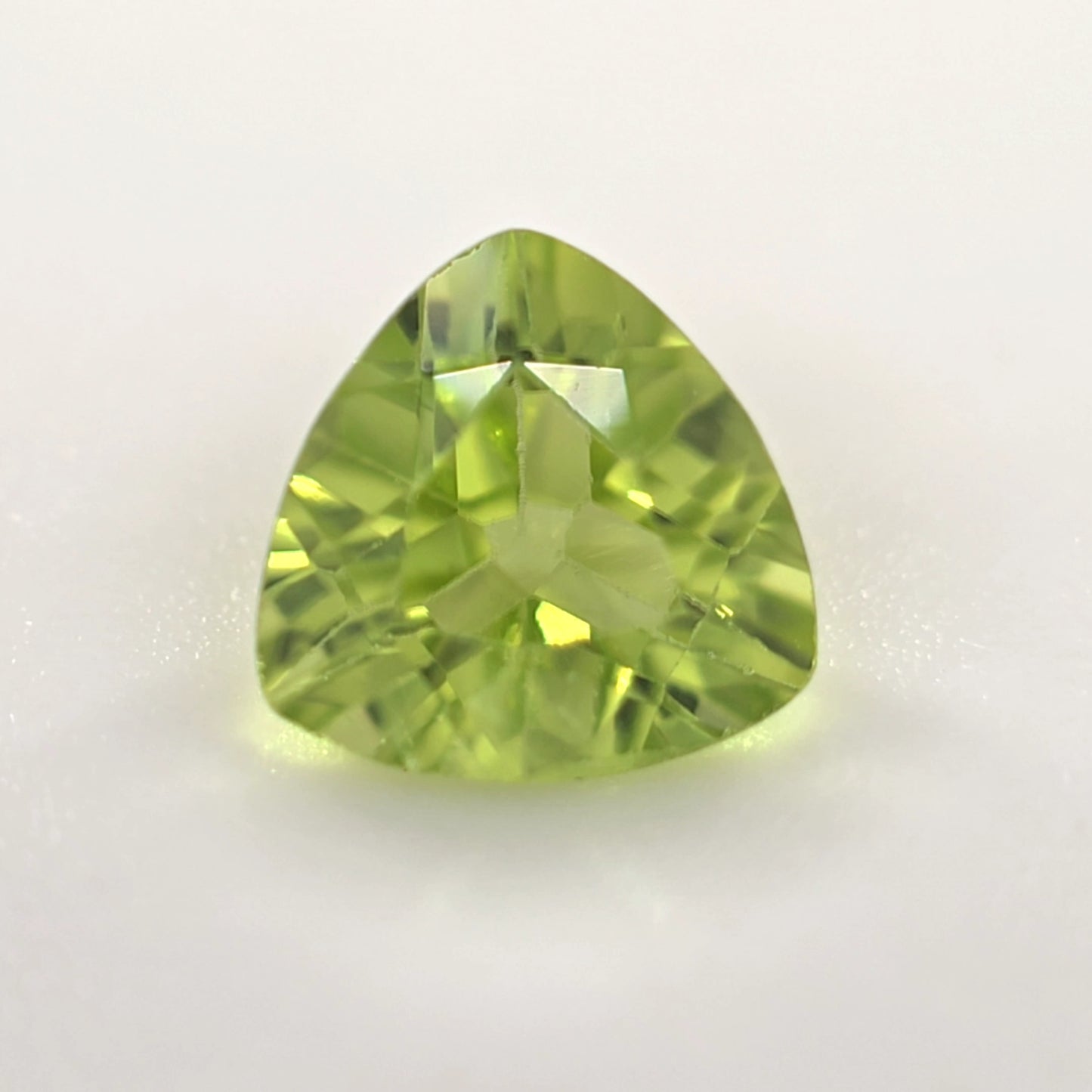 Peridot 0.80 Ct Trillion Cut – Bright Yellow-Green Loose Peridot