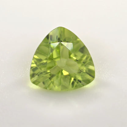 Peridot 0.80 Ct Trillion Cut – Bright Yellow-Green Loose Peridot
