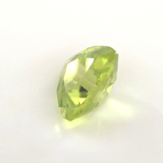 Peridot 0.80 Ct Trillion Cut – Bright Yellow-Green Loose Peridot