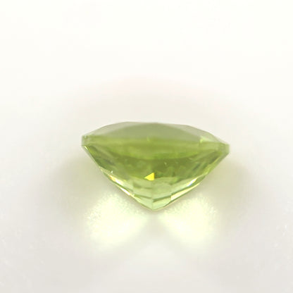 Peridot 0.80 Ct Trillion Cut – Bright Yellow-Green Loose Peridot