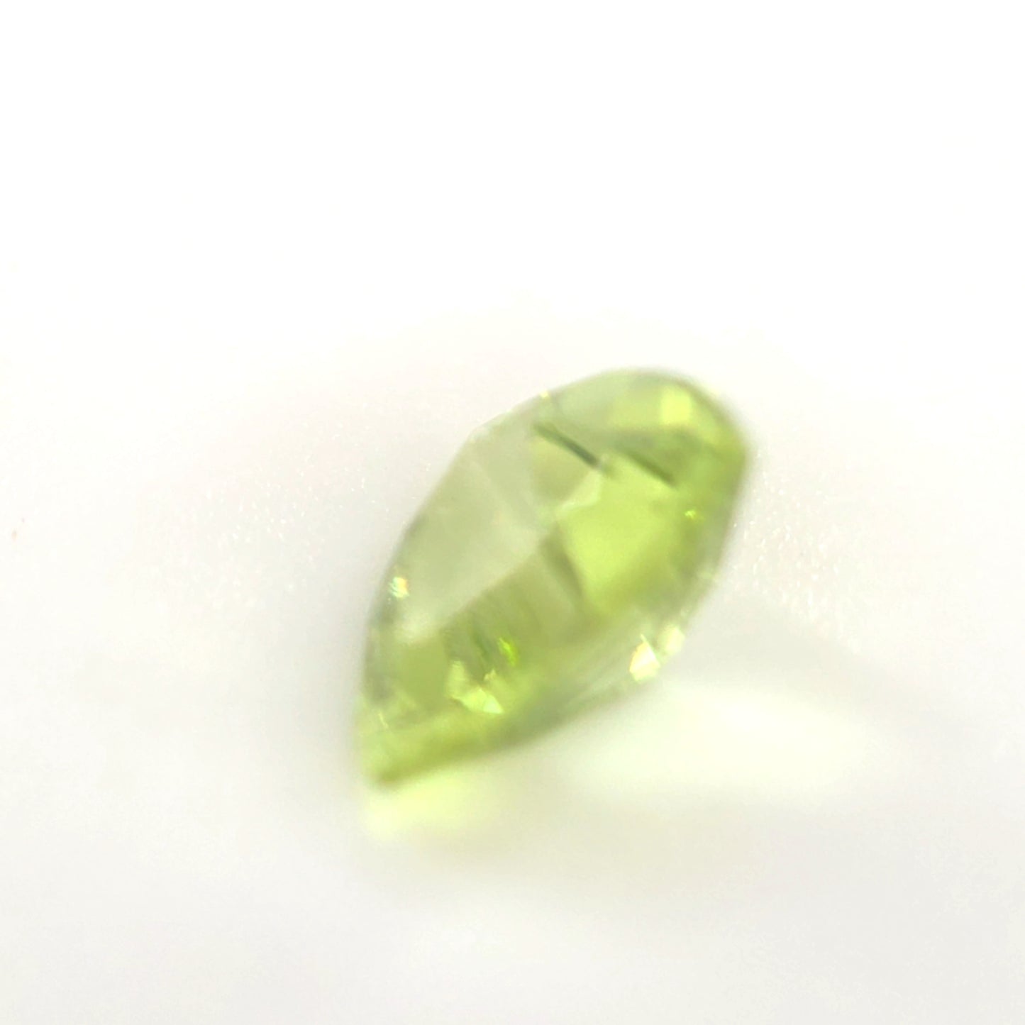 Peridot 0.71 Ct Trillion Cut – Bright Yellow-Green Loose Peridot