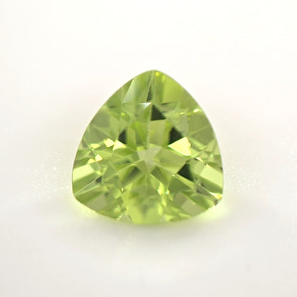 Peridot 0.67 Ct Trillion Cut – Bright Yellow-Green Loose Peridot