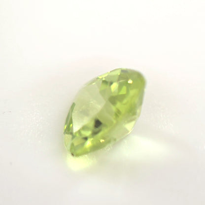 Peridot 0.67 Ct Trillion Cut – Bright Yellow-Green Loose Peridot