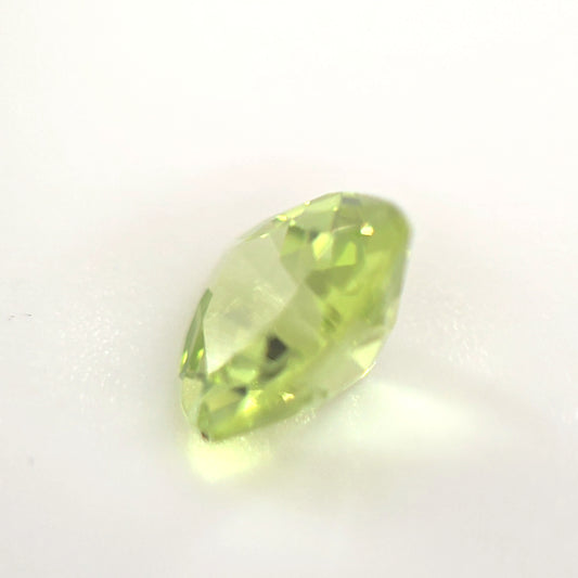 Peridot 0.67 Ct Trillion Cut – Bright Yellow-Green Loose Peridot