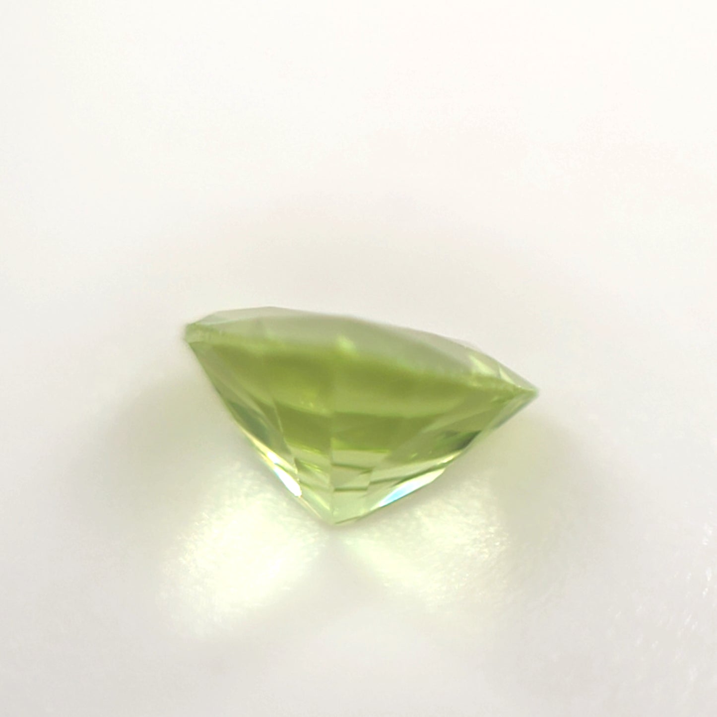 Peridot 0.67 Ct Trillion Cut – Bright Yellow-Green Loose Peridot
