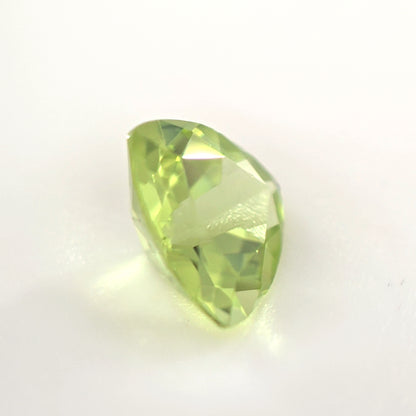 Peridot 0.67 Ct Trillion Cut – Bright Yellow-Green Loose Peridot