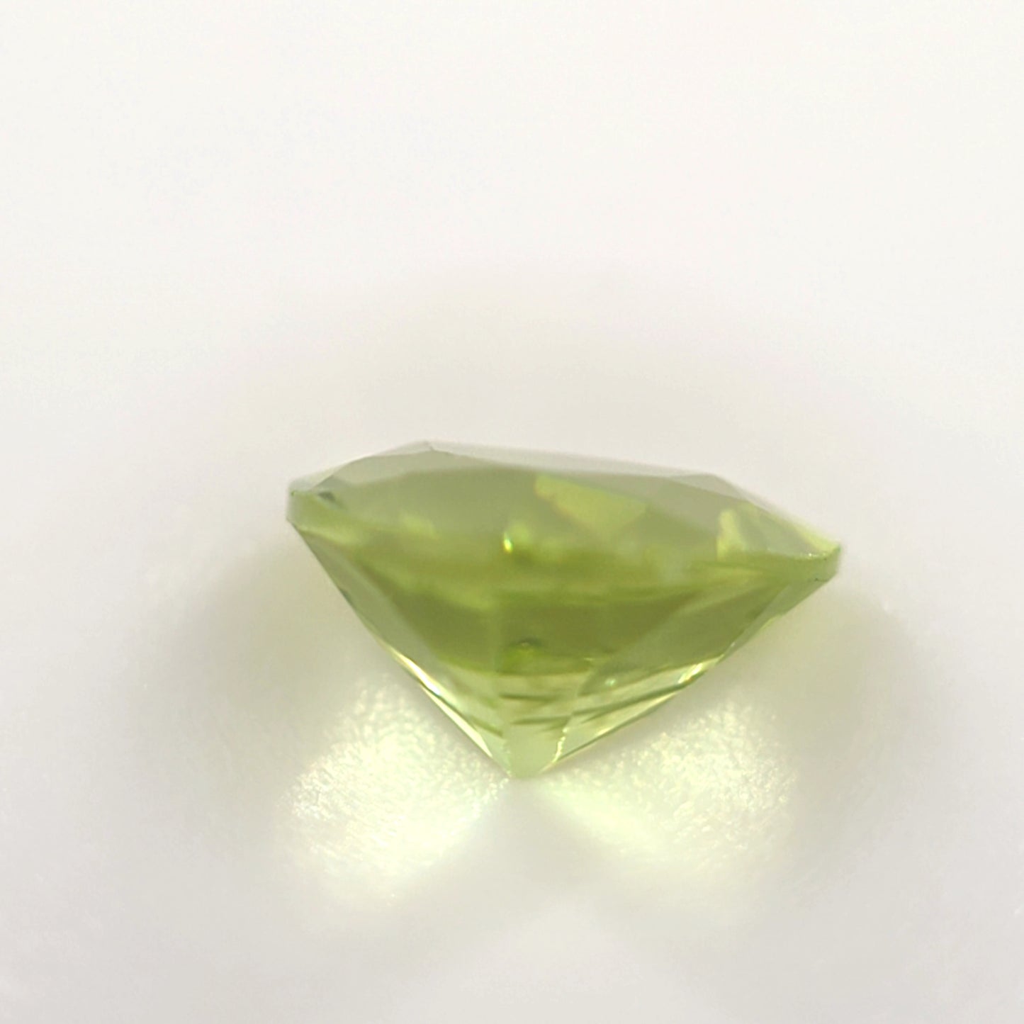 Peridot 0.74 Ct Trillion Cut – Bright Yellow-Green Loose Peridot
