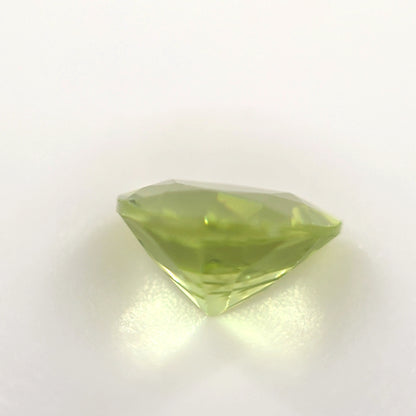 Peridot 0.74 Ct Trillion Cut – Bright Yellow-Green Loose Peridot