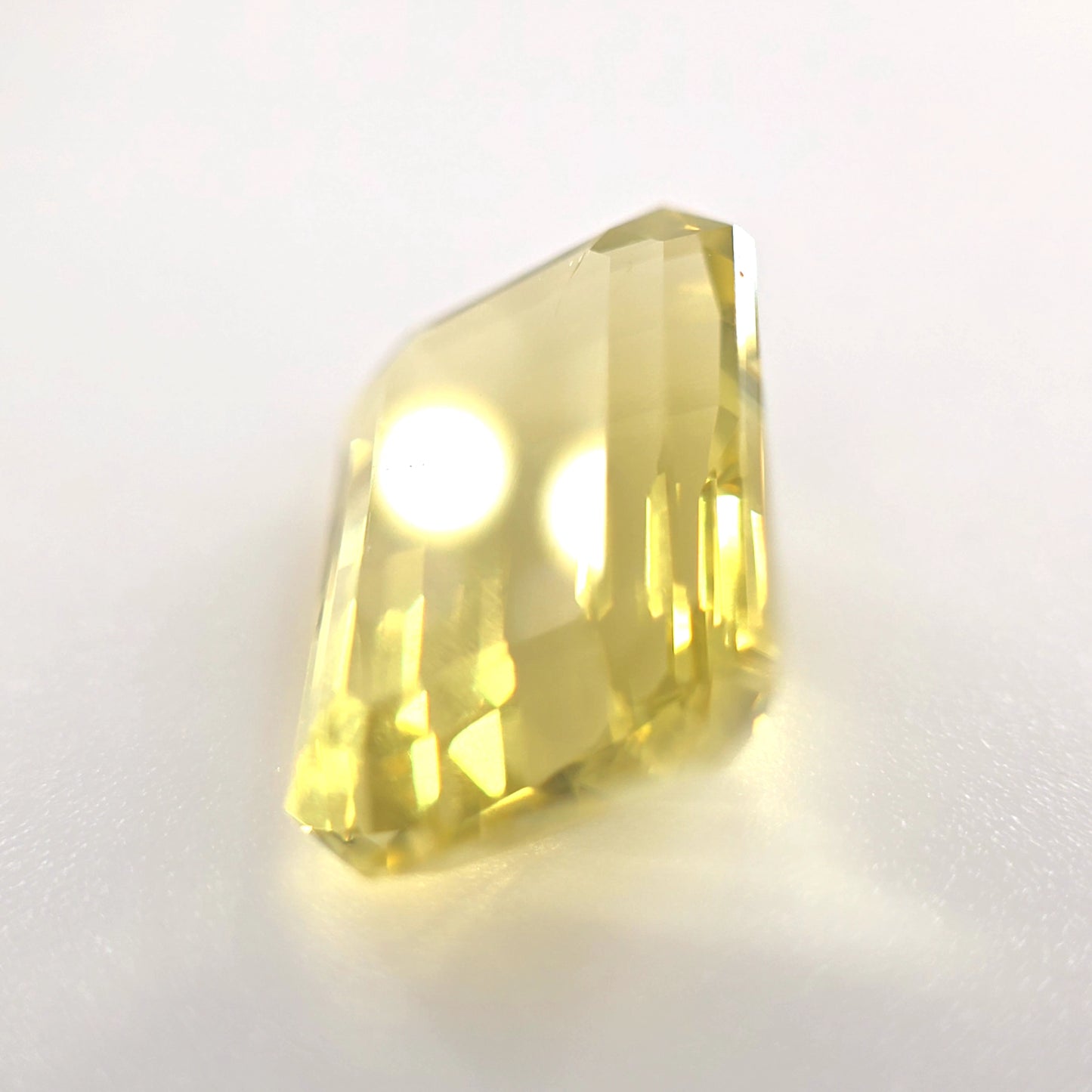 5.75 Ct Quartz Rectangle Cut – Yellow