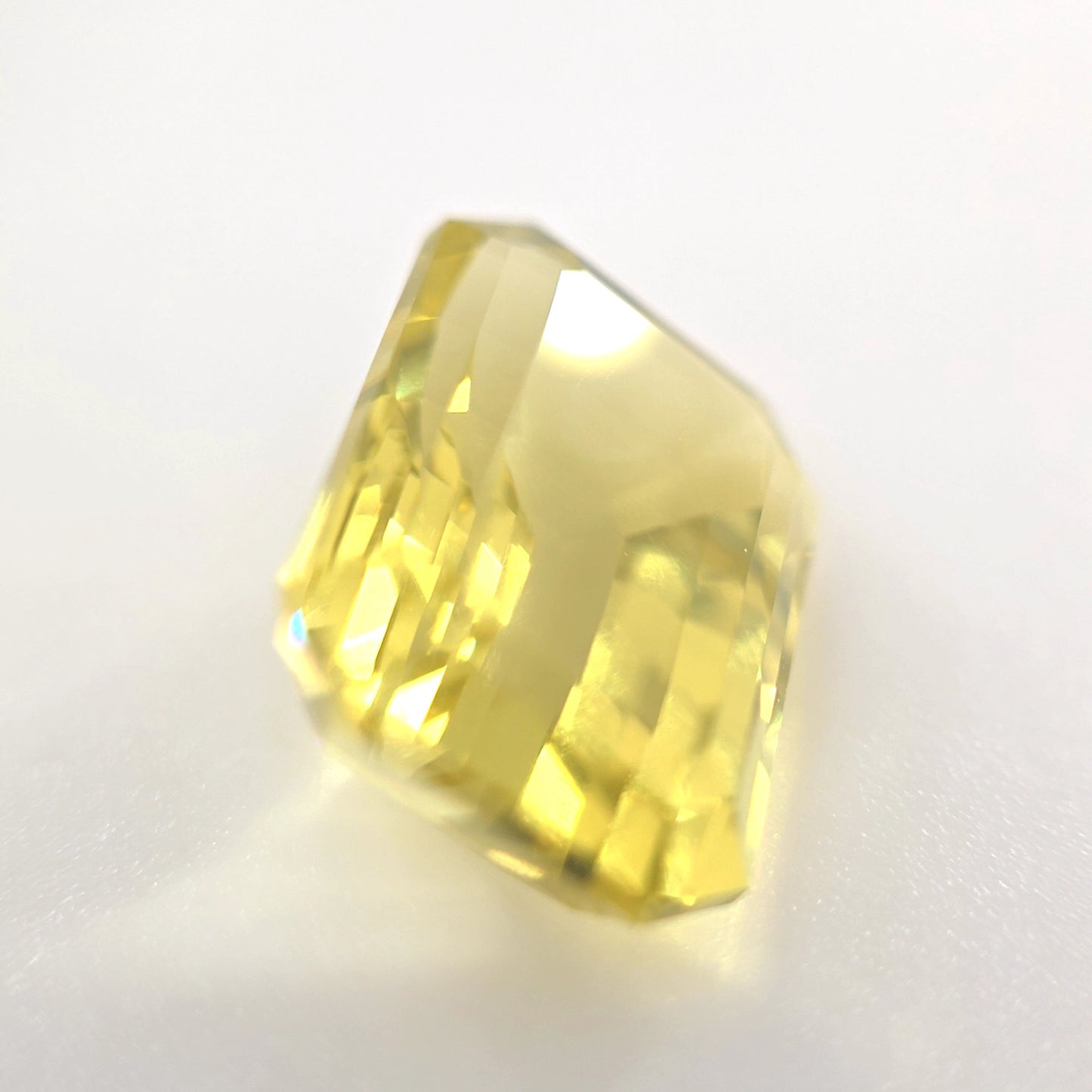 5.75 Ct Quartz Rectangle Cut – Yellow