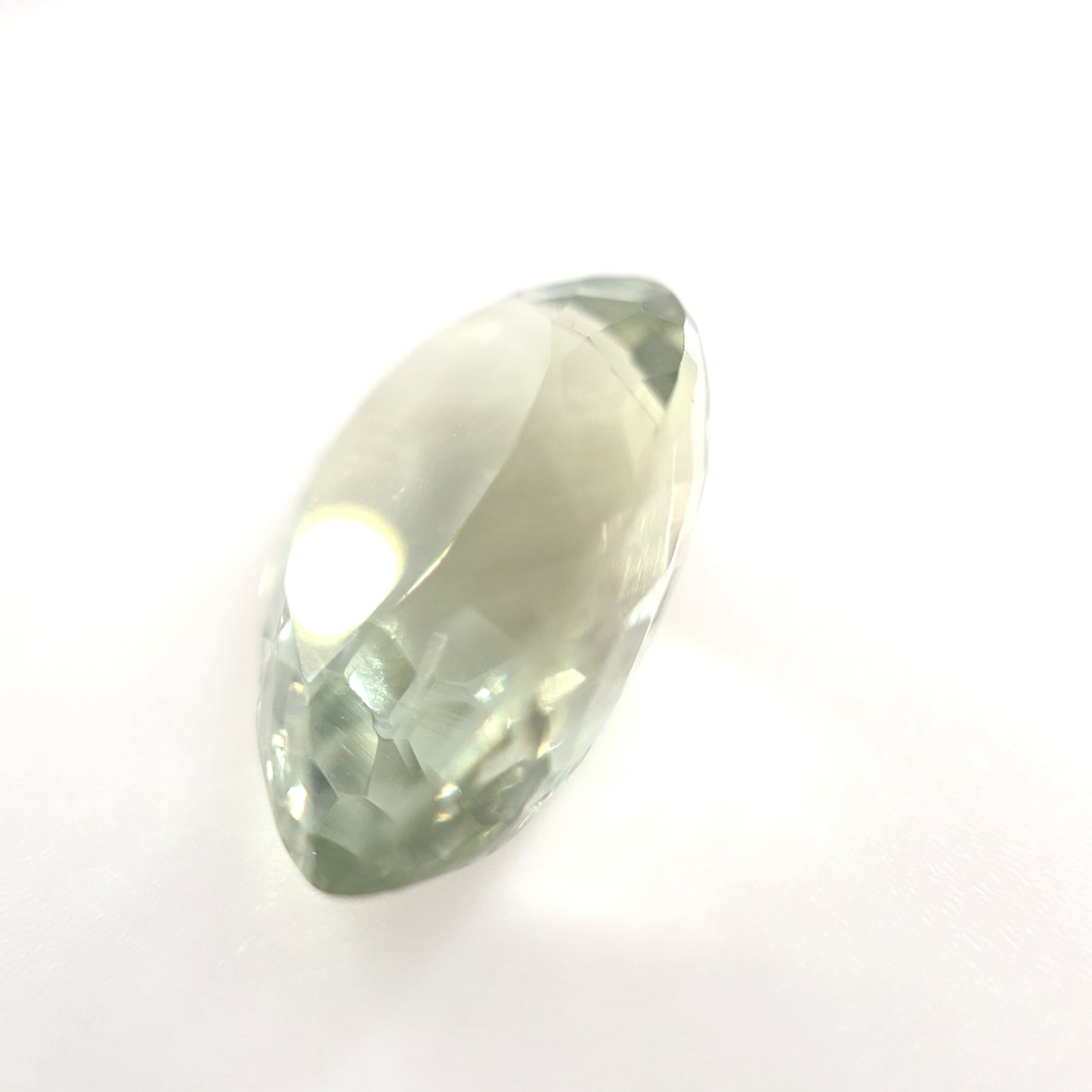 6.64 Ct Quartz Pear Cut – Light Green