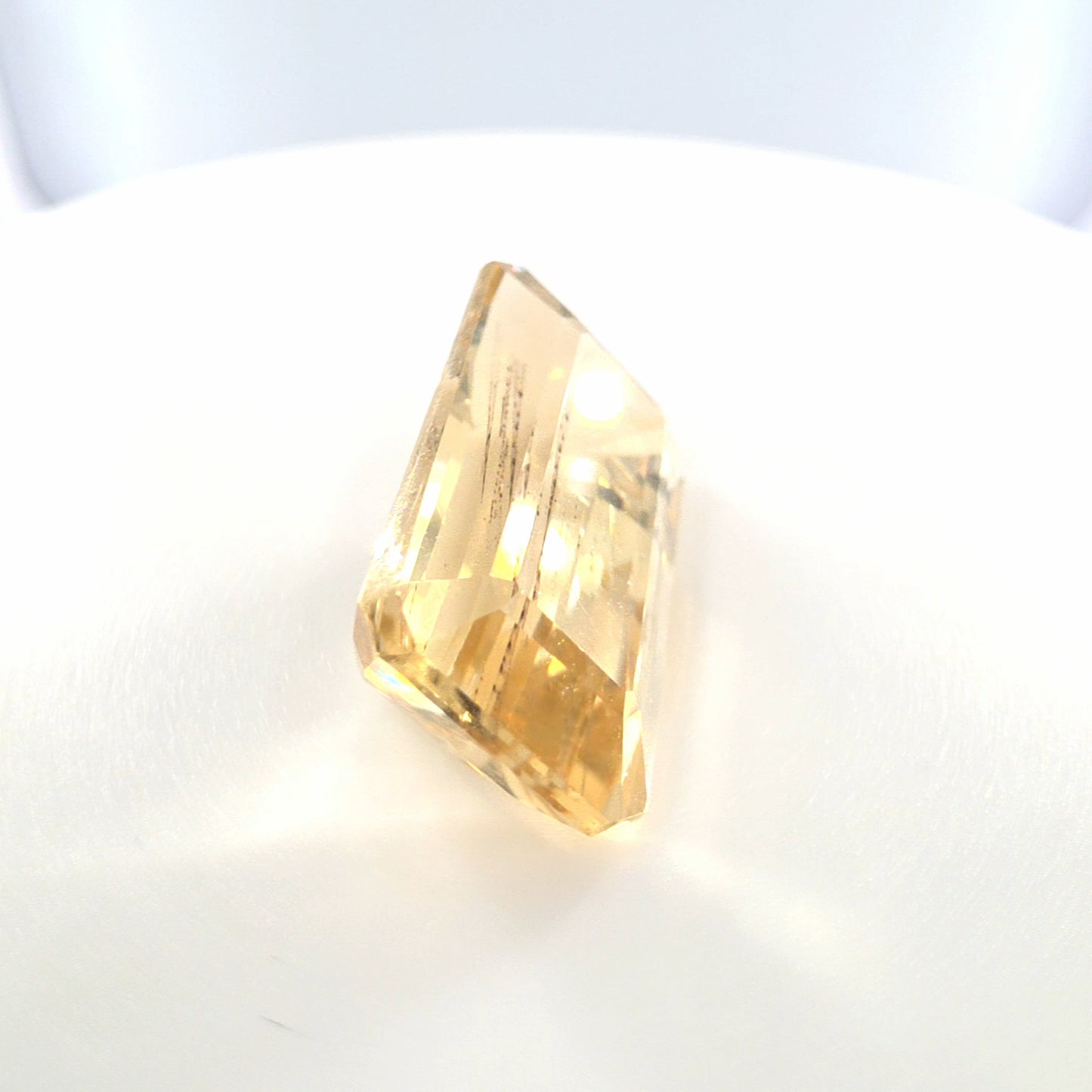 Scapolite Emerald Cut 8.73 Ct – Soft Golden Champagne Scapolite