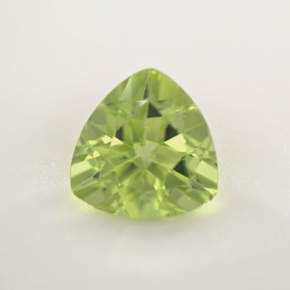 Peridot 0.67 Ct Trillion Cut – Bright Yellow-Green Loose Peridot