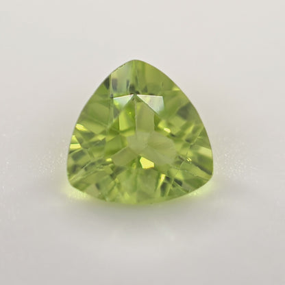 Peridot 0.80 Ct Trillion Cut – Bright Yellow-Green Loose Peridot